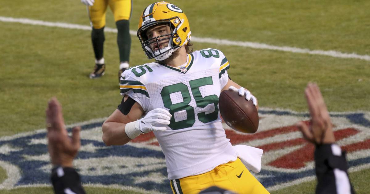 Featured image for Bears sign TE Robert Tonyan and RB D'Onta Foreman in latest moves.