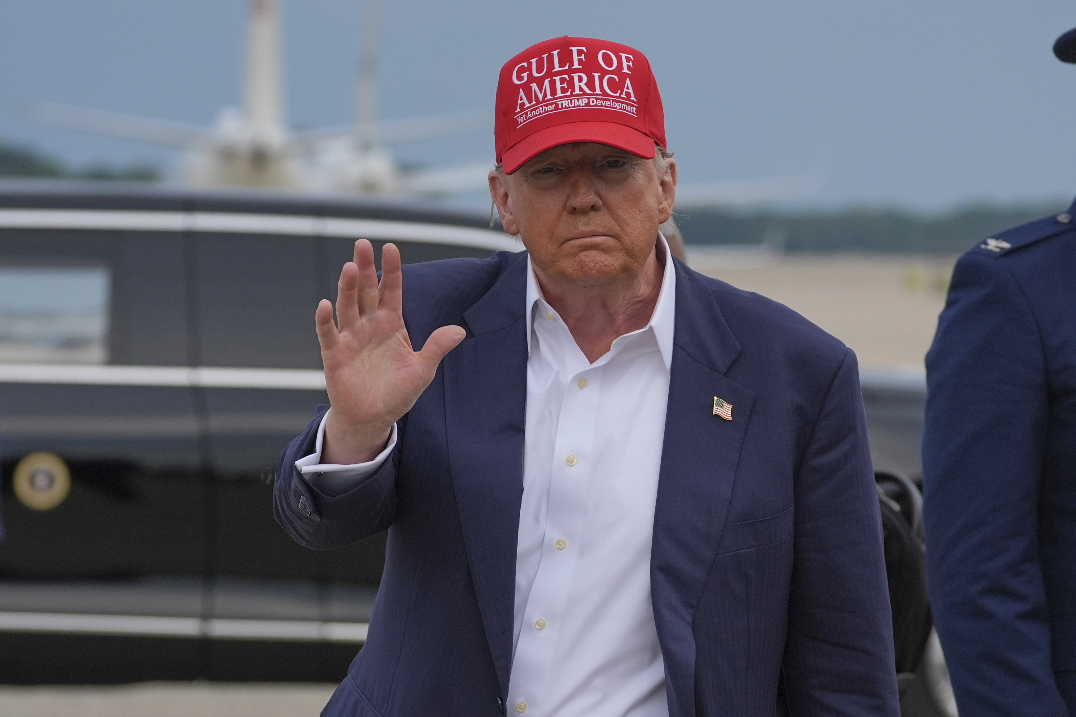 Trump seeks Supreme Court approval to dismiss Consumer Safety Commissioners