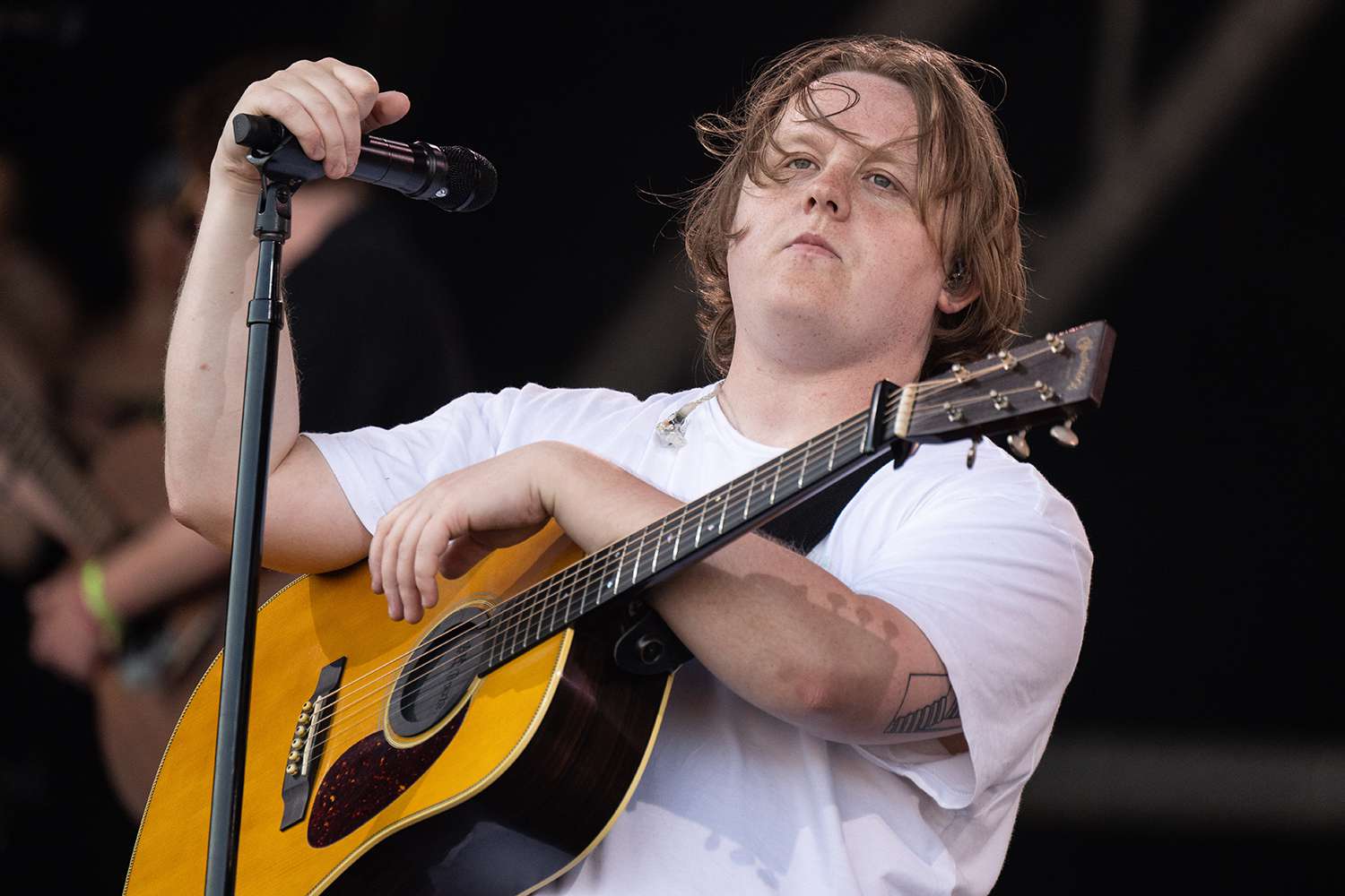 Featured image for Lewis Capaldi's Touring Break: Battling Tourette's