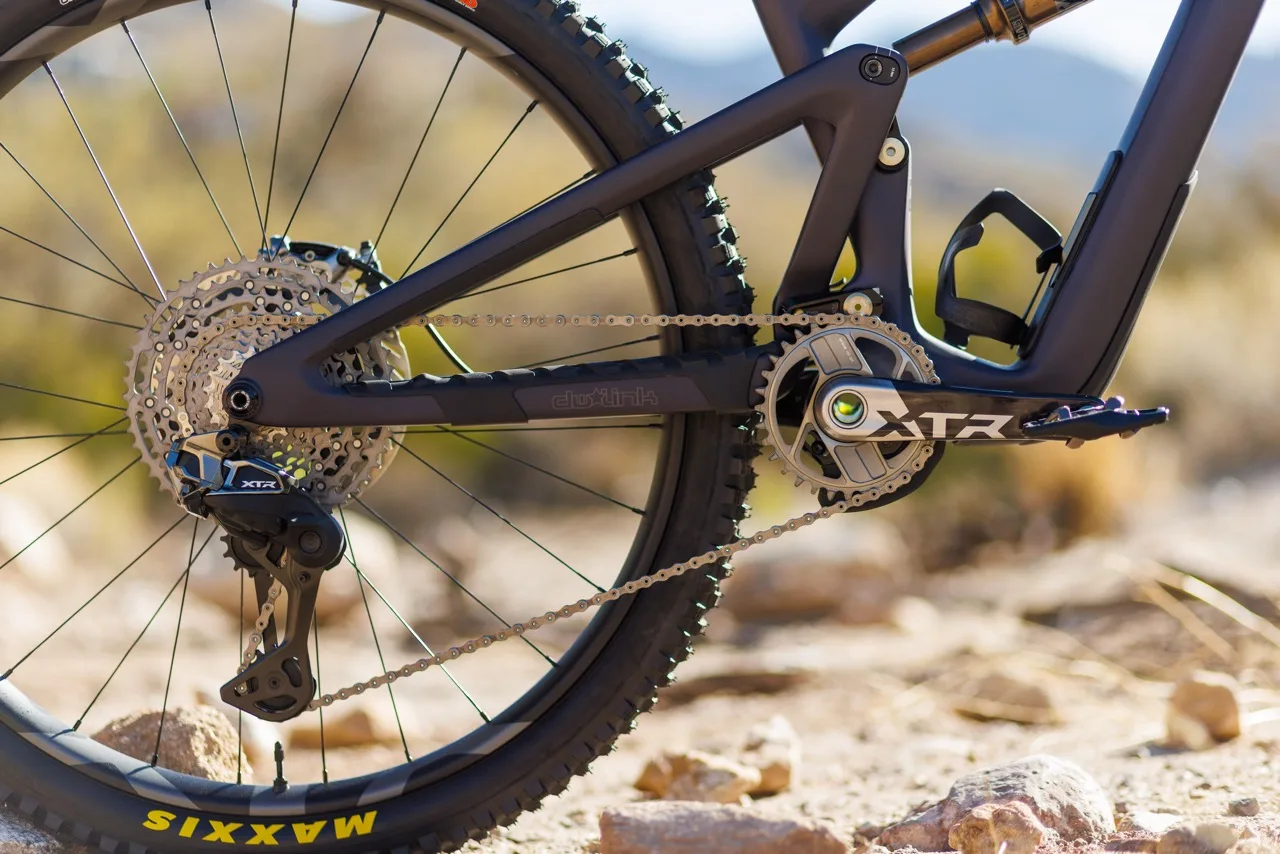 Featured image for Shimano XTR Di2 Returns with Wireless Power and Compatibility