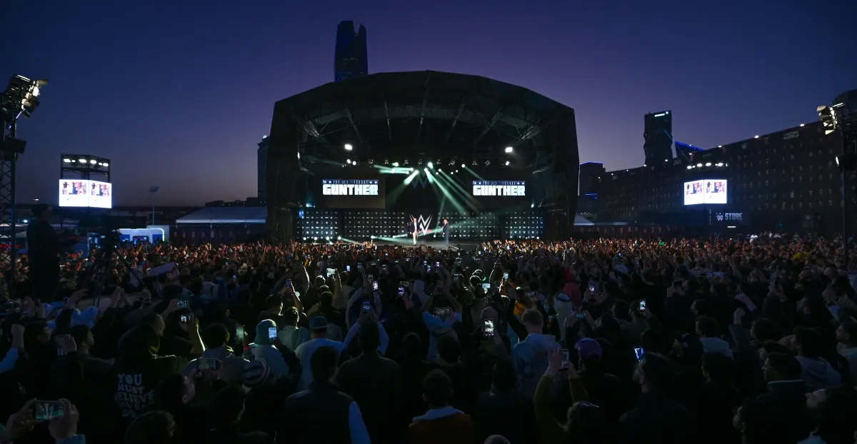 Roman Reigns Clinches 2026 Royal Rumble, Sets WrestleMania Title Fight; Liv Morgan Wins Women’s Rumble