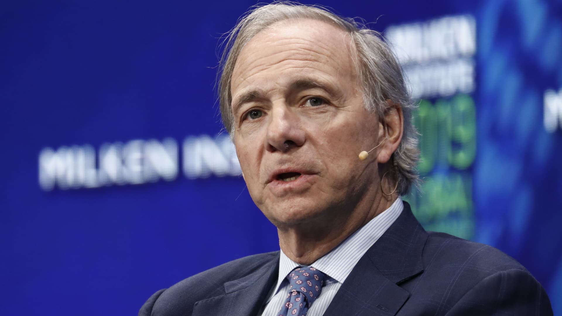 Ray Dalio Warns Against Buying Debt and Bonds, Recommends Holding Cash