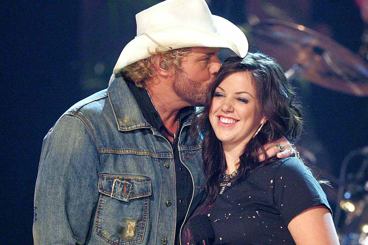 "Toby Keith's Children Pay Heartfelt Tributes as Country Star Battles Stomach Cancer"