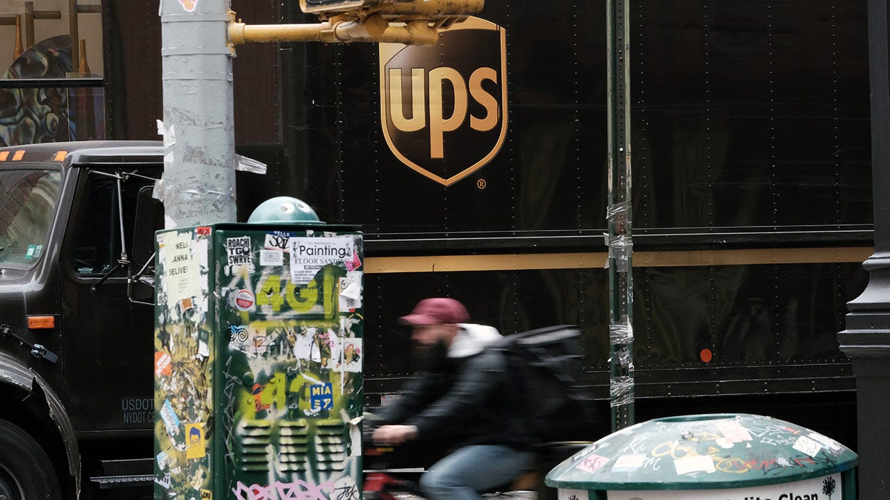 UPS and Teamsters Reach Deal to End Two-Tier Wage System and Avoid Strike