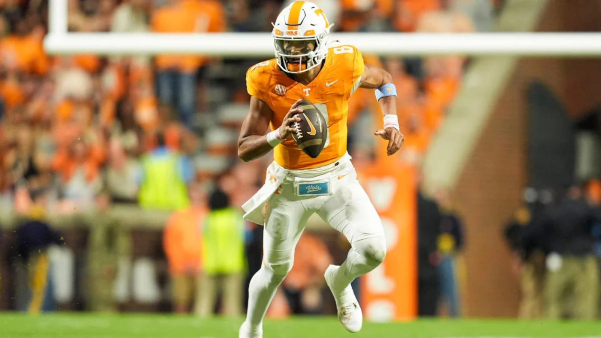 Tennessee Defeats Mississippi State 33-14 Despite QB Iamaleava's Injury