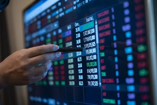 Featured image for Corn and Soy Futures End Higher in July Trading.