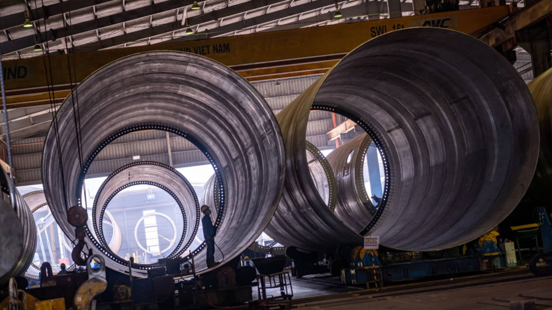 Featured image for "Contrasting Trends: China's Factory Activity Diverges from Global Manufacturing Slump"