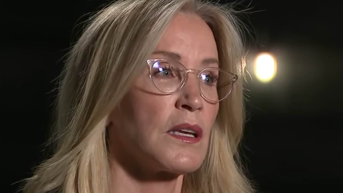 Featured image for Felicity Huffman Opens Up About Life After College Admissions Scandal