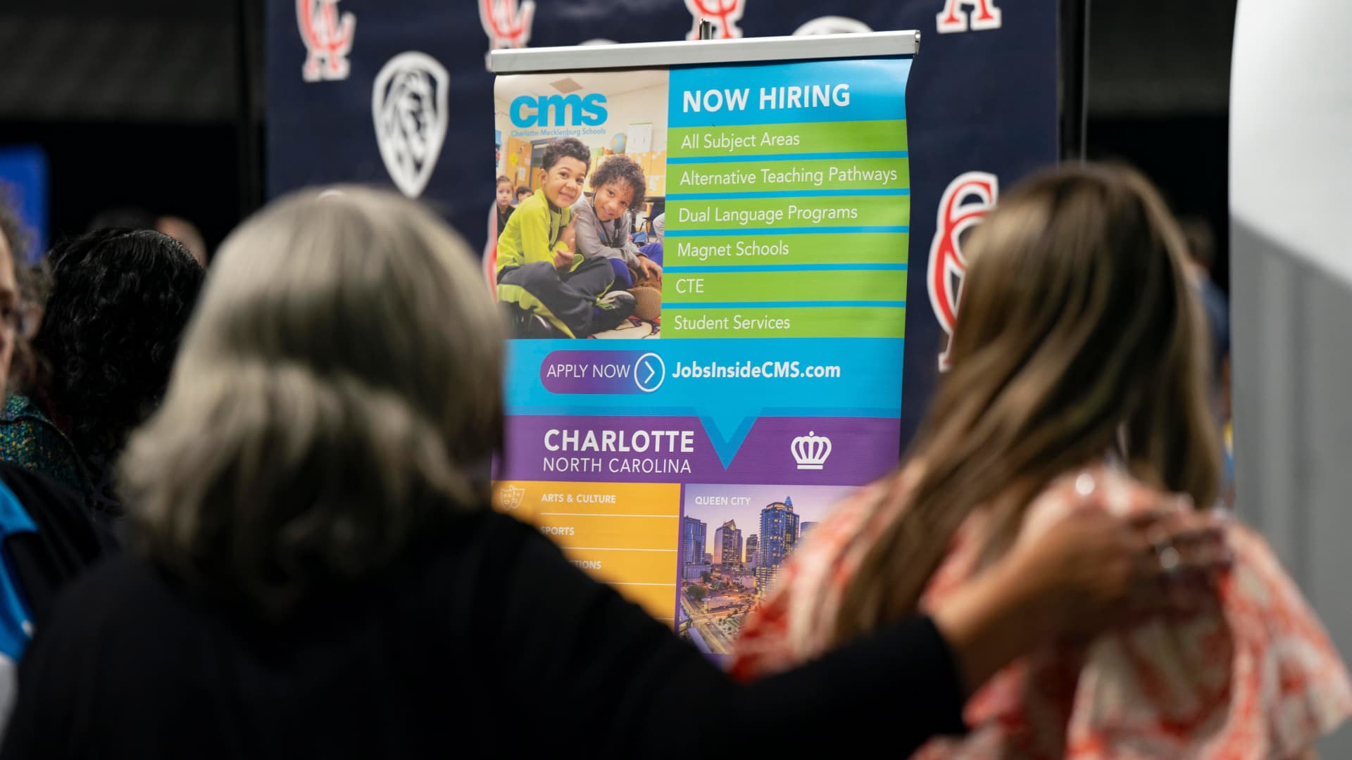 Featured image for U.S. Jobs Growth Slows to 50,000 in December, Unemployment Drops to 4.4%