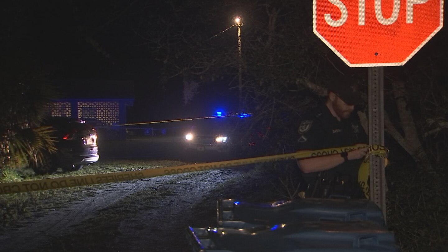 Featured image for 78-year-old Florida man fatally shoots neighbor trimming trees over property line