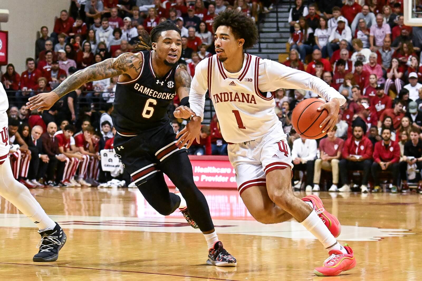 Featured image for Indiana Hoosiers Triumph Over South Carolina 87-71 in Season's First Test