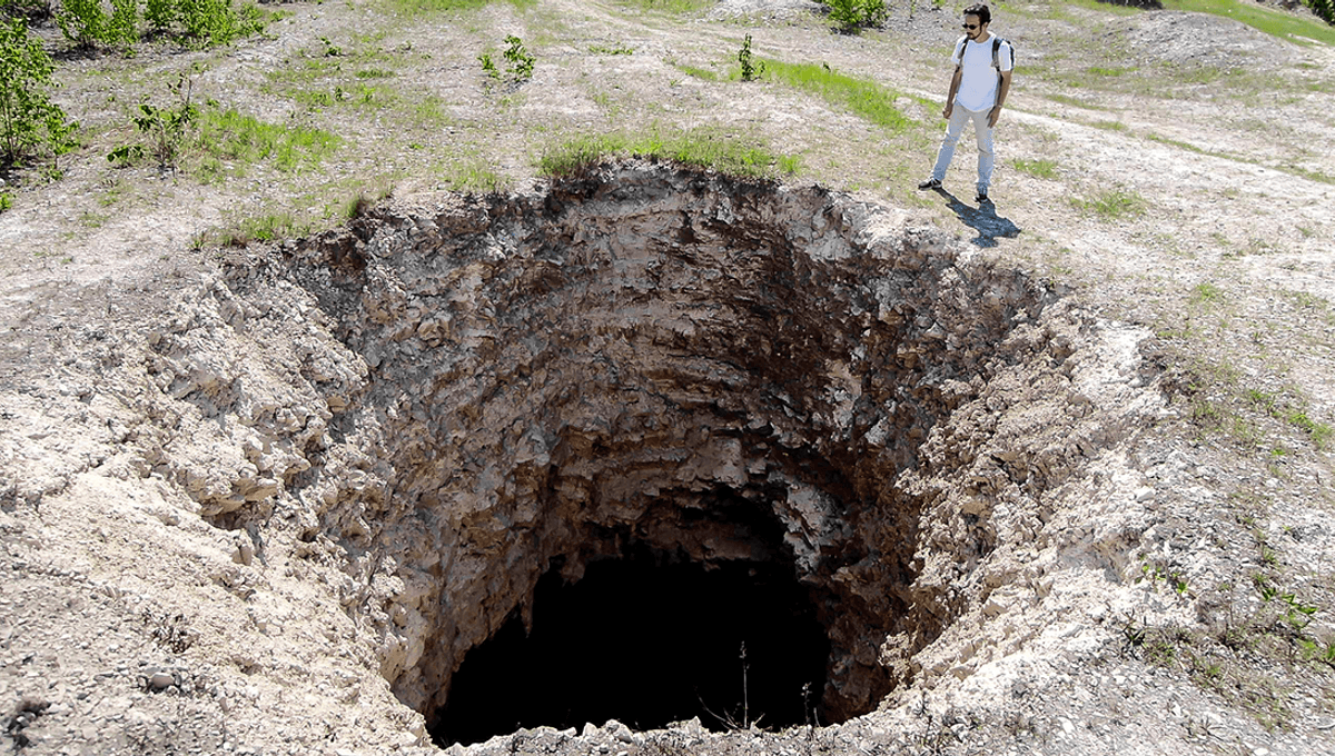 Man Disappears After Sinkhole Engulfs Bedroom in 2013