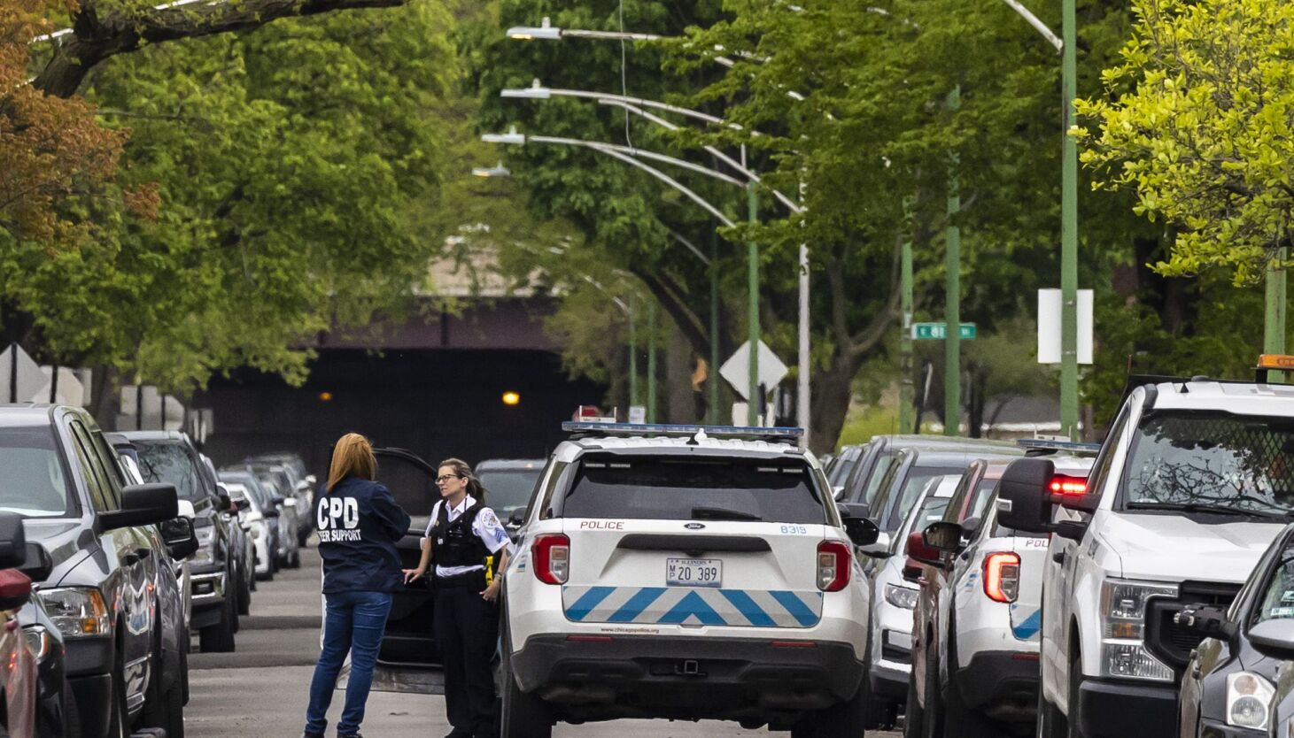 Tragedy Strikes: Off-Duty Chicago Police Officer Fatally Wounded Near Home After Shift.