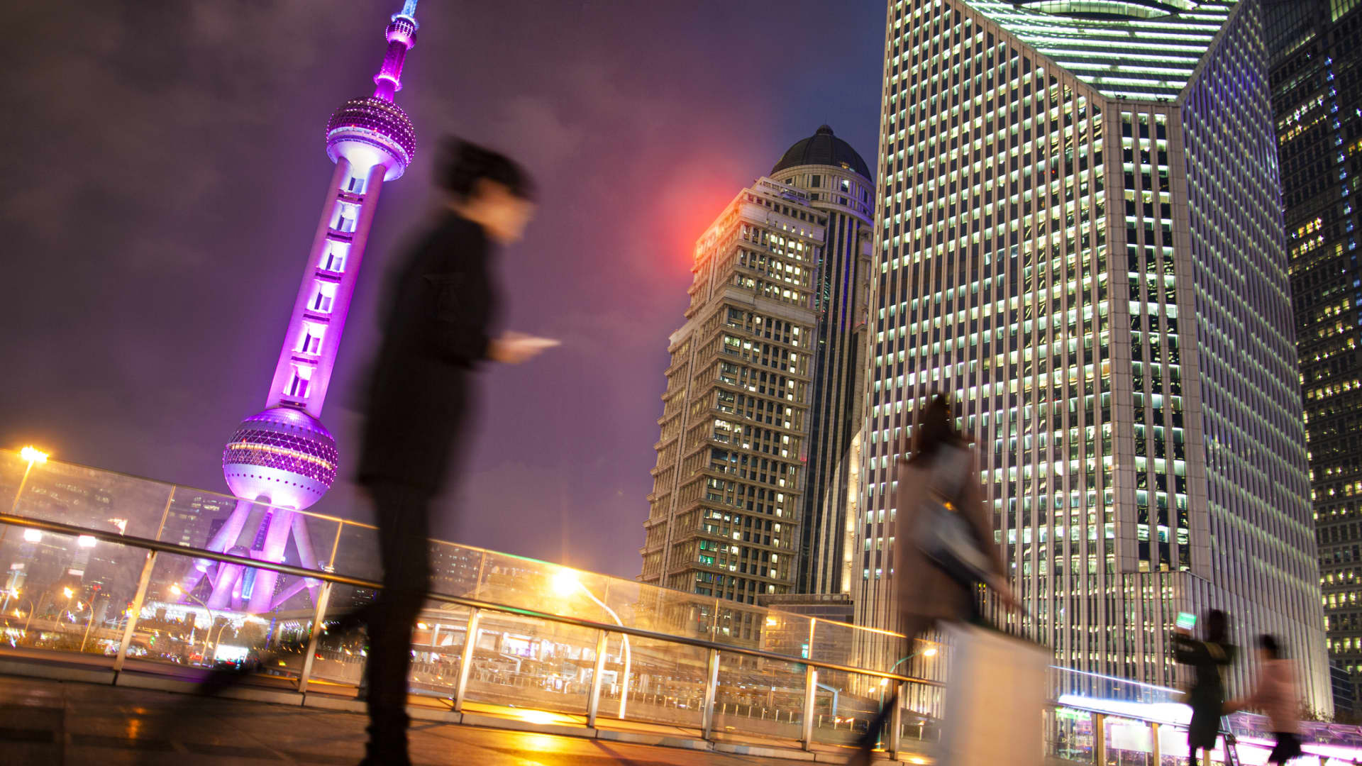 "Moody's Outlook: Asia's Sovereign Credit at Risk as China's Growth Slows in 2024"