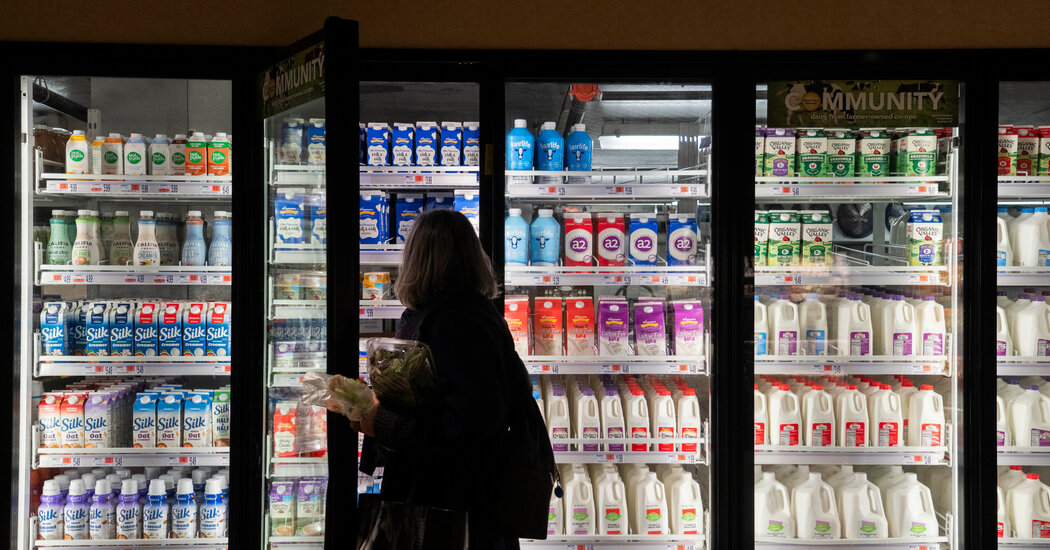 Featured image for "FTC Report Reveals Large Grocers Exploited Pandemic Supply Chain Disruptions"