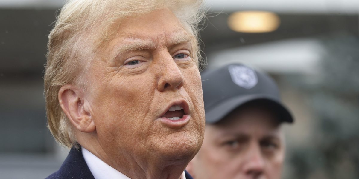 Featured image for "Trump's Media Platform Faces Financial Uncertainty Amid Stock Slump"