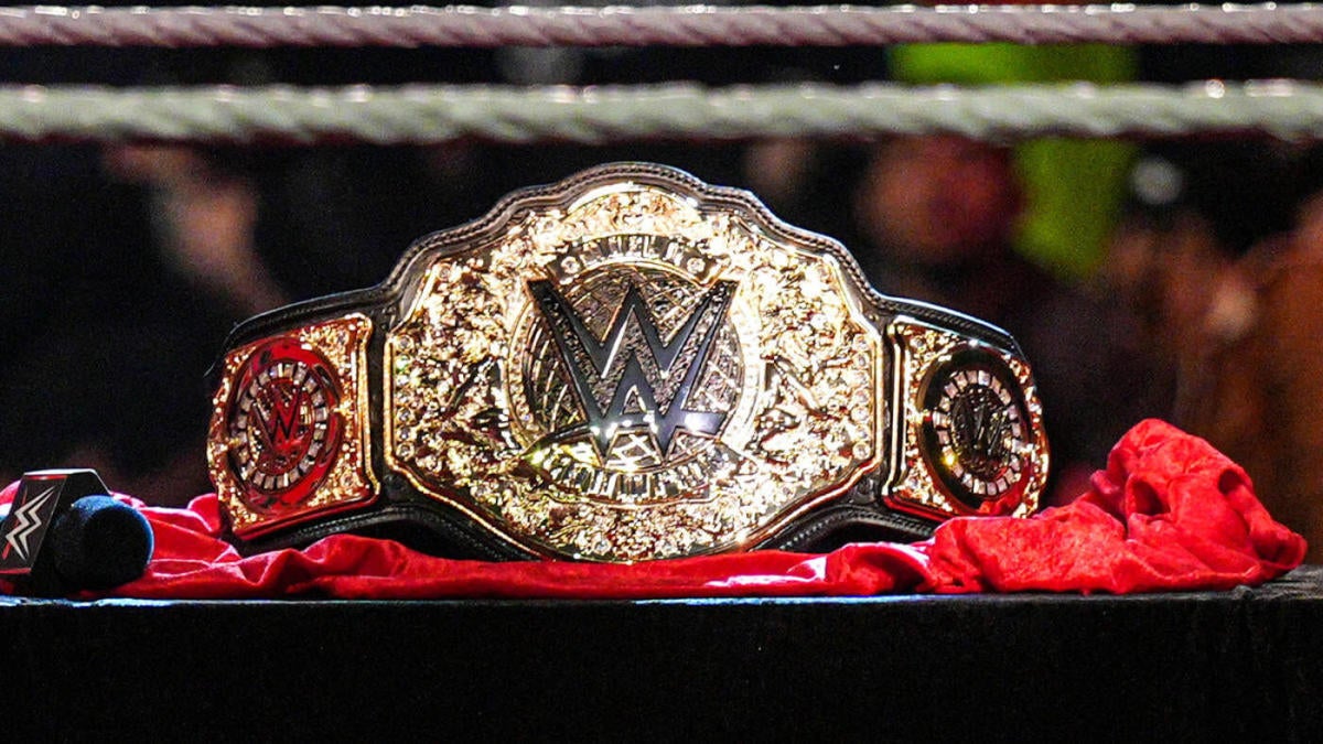 Triple H Unveils New World Heavyweight Championship Belt on WWE Raw