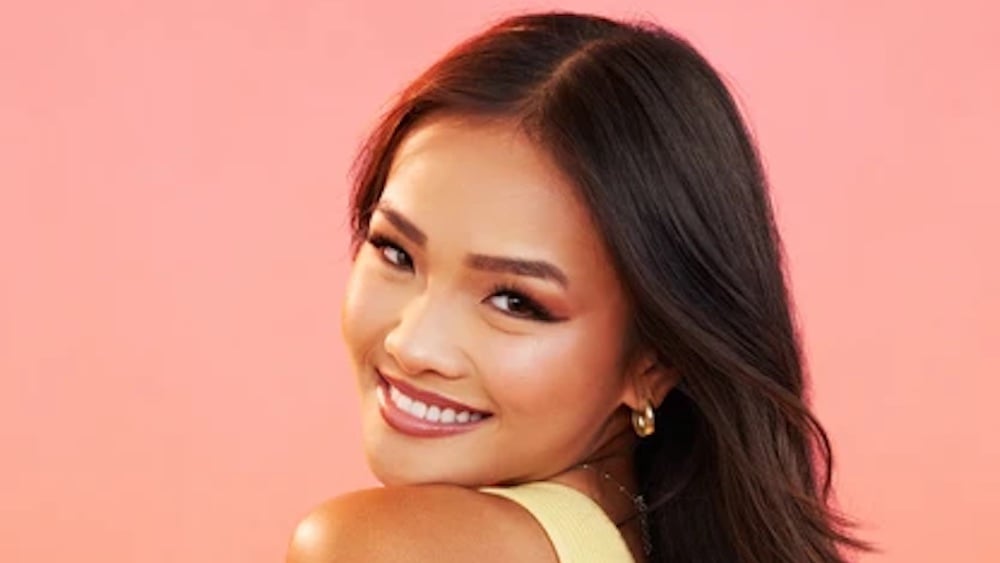Featured image for Jenn Tran Makes History as First Asian American 'Bachelorette' Lead