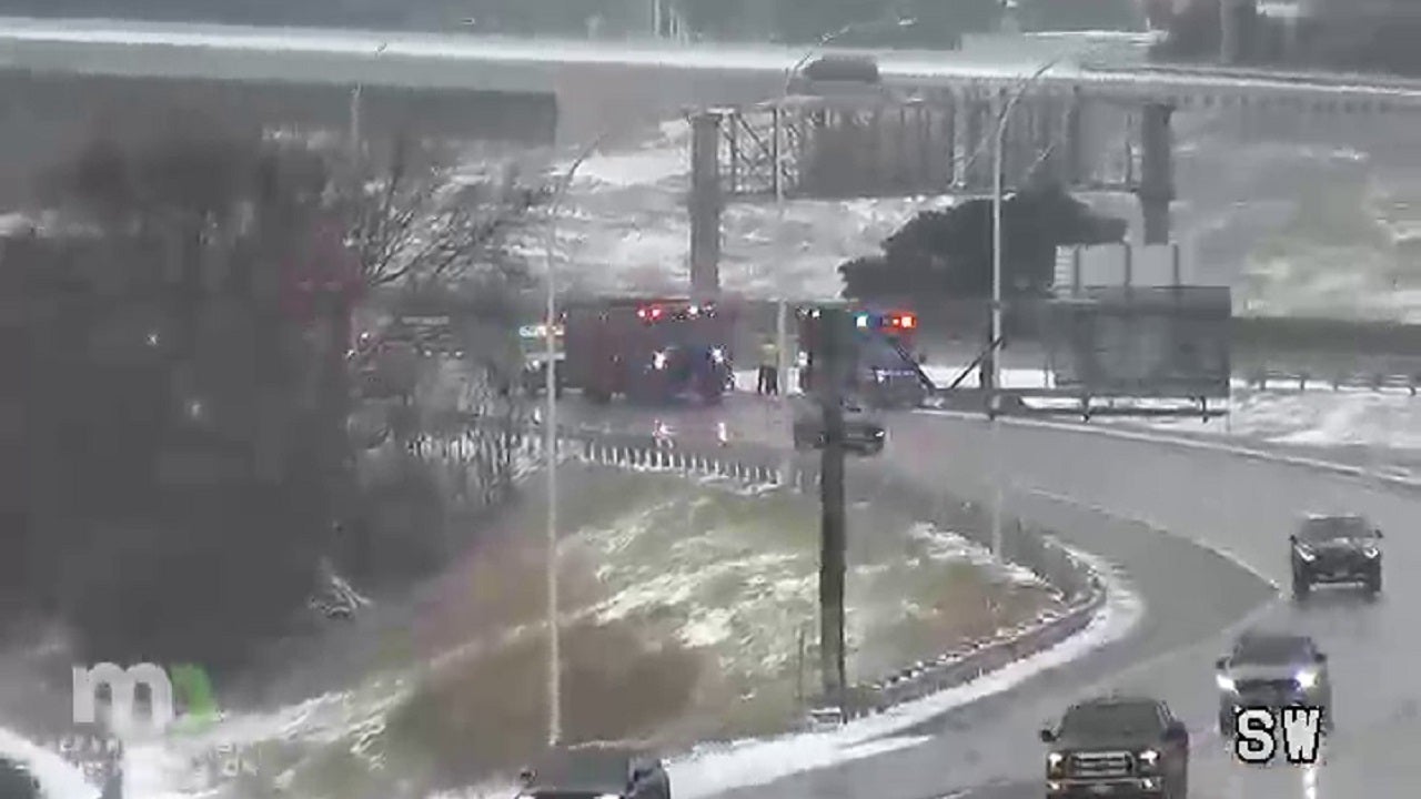 Featured image for "Deadly Snowy Sunday: Over 300 Crashes, 1 Fatality in Burnsville"