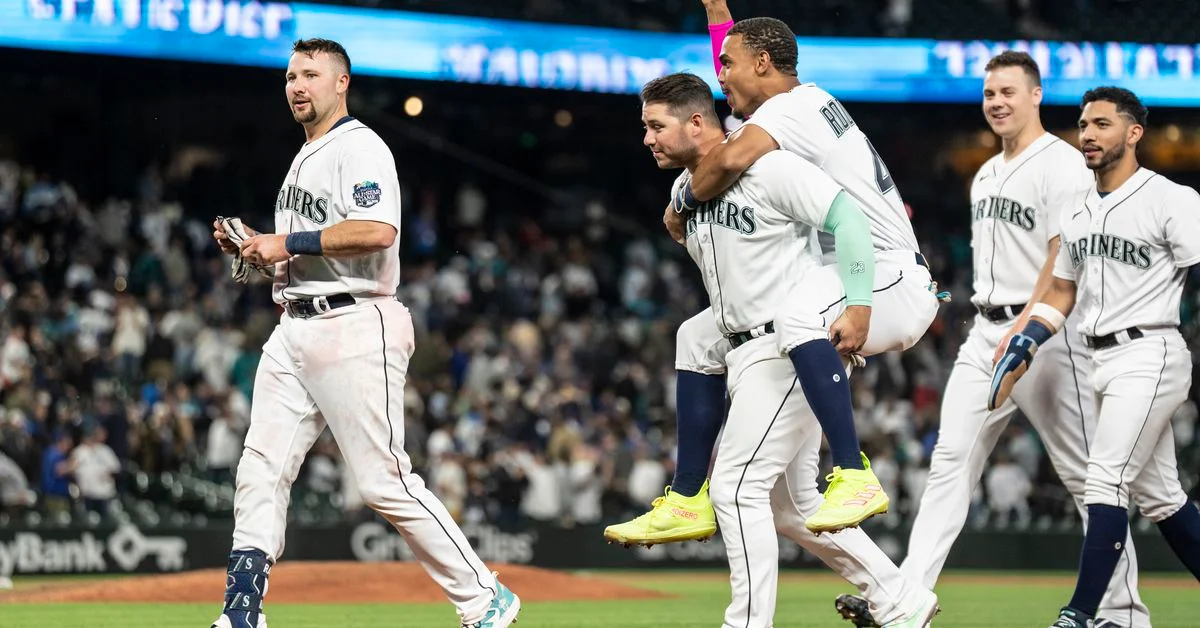 Mariners secure 1-0 victory against Yankees.