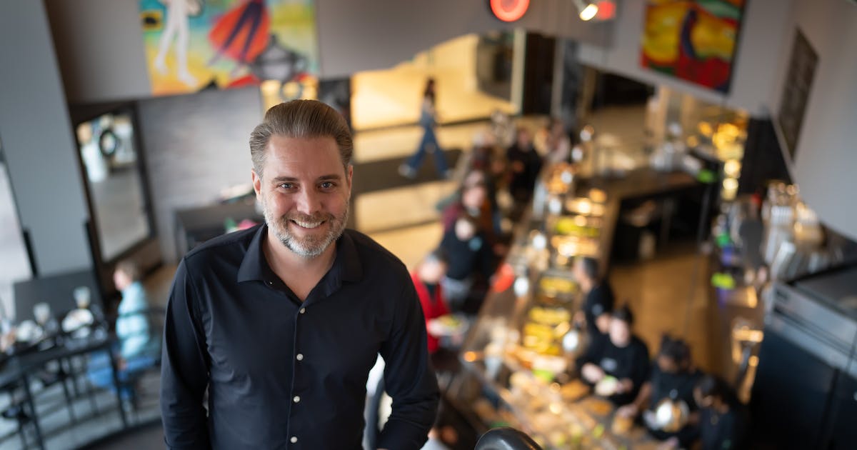 Featured image for "Minimum Wage Hikes Across 22 States in 2023: Who's Ready for the Change?"