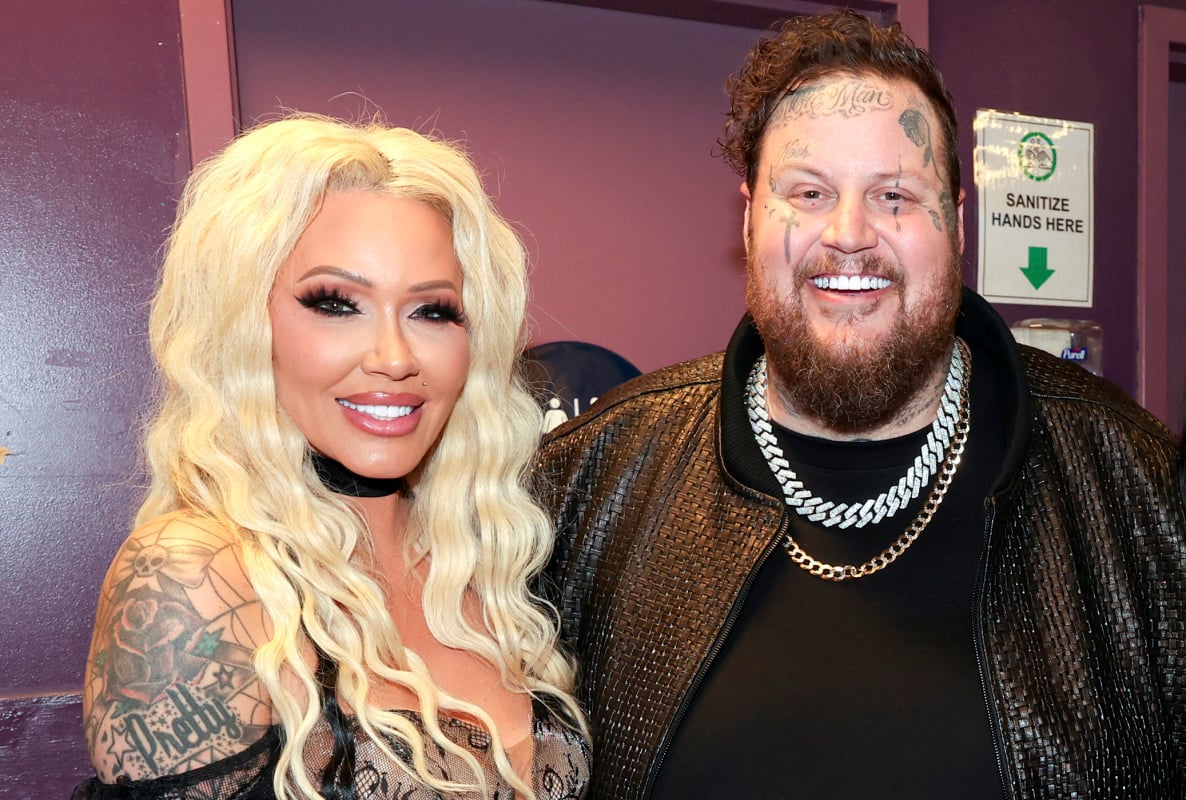 Featured image for Bunnie XO Defends Jelly Roll Over Viral Nose-Picking Video