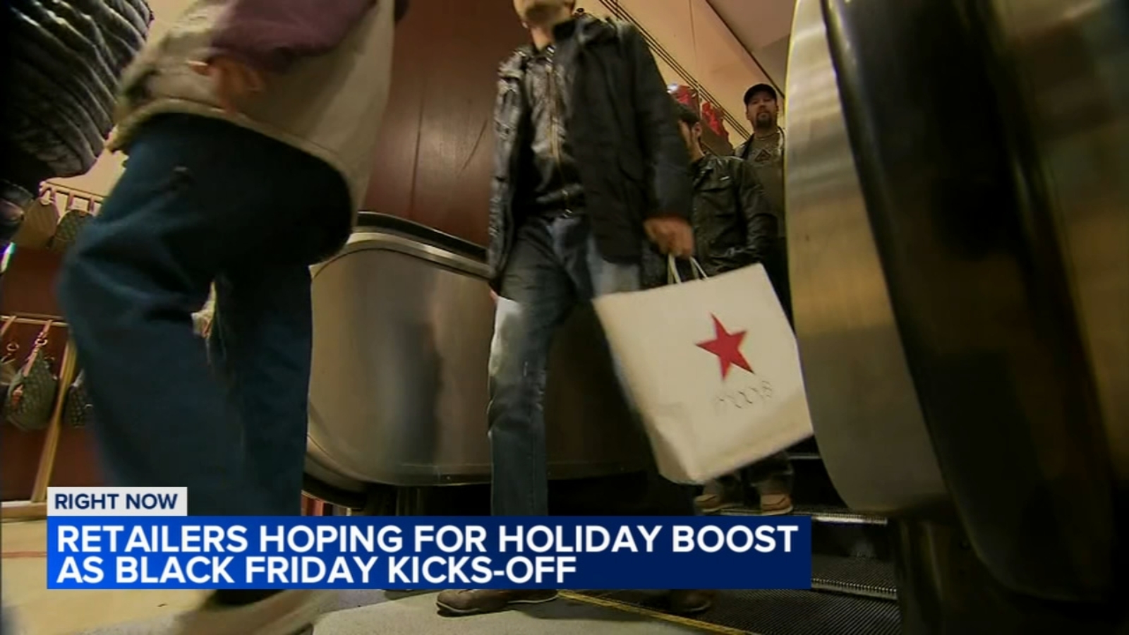 Black Friday 2023: Shoppers Flock to Woodfield Mall, Fashion Outlets, and More