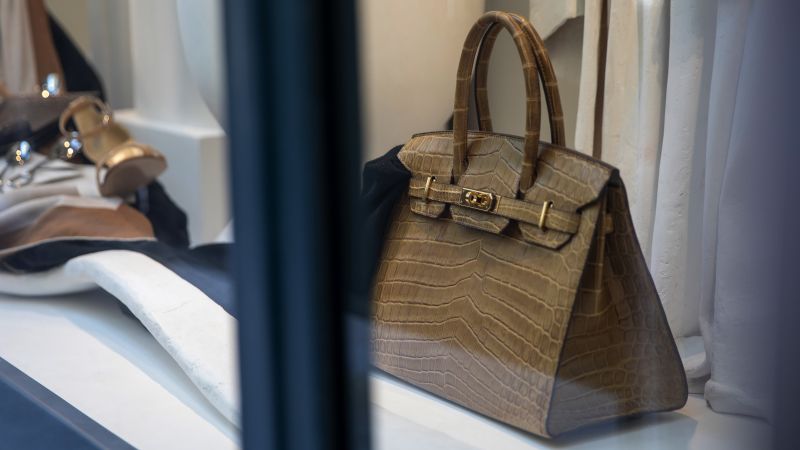 Featured image for "Antitrust Lawsuit Alleges Hermès' Unfair Birkin Bag Sales Practices"