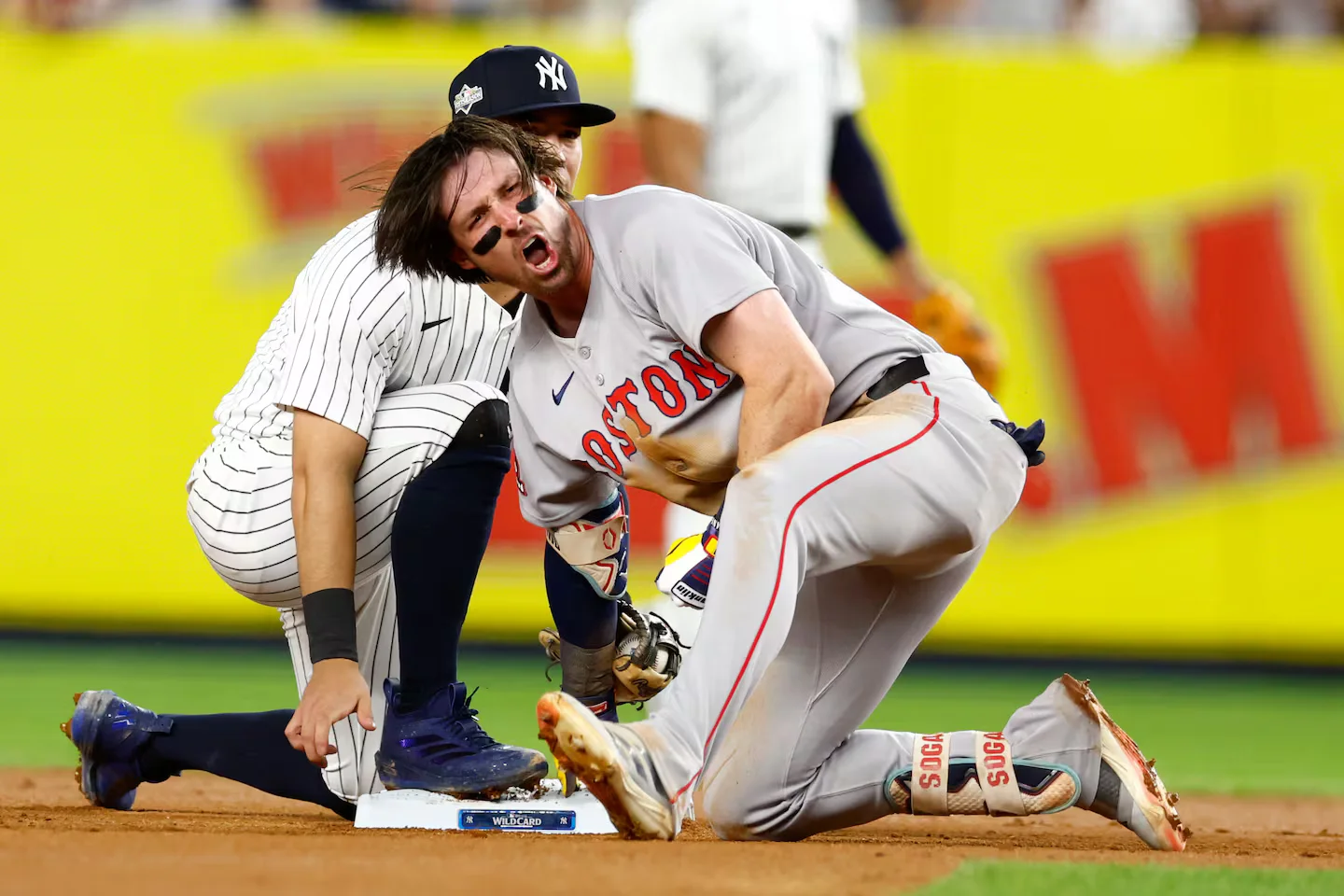 Red Sox Surprise Yankees in Playoff Opener with Key Wins and Strategic Plays