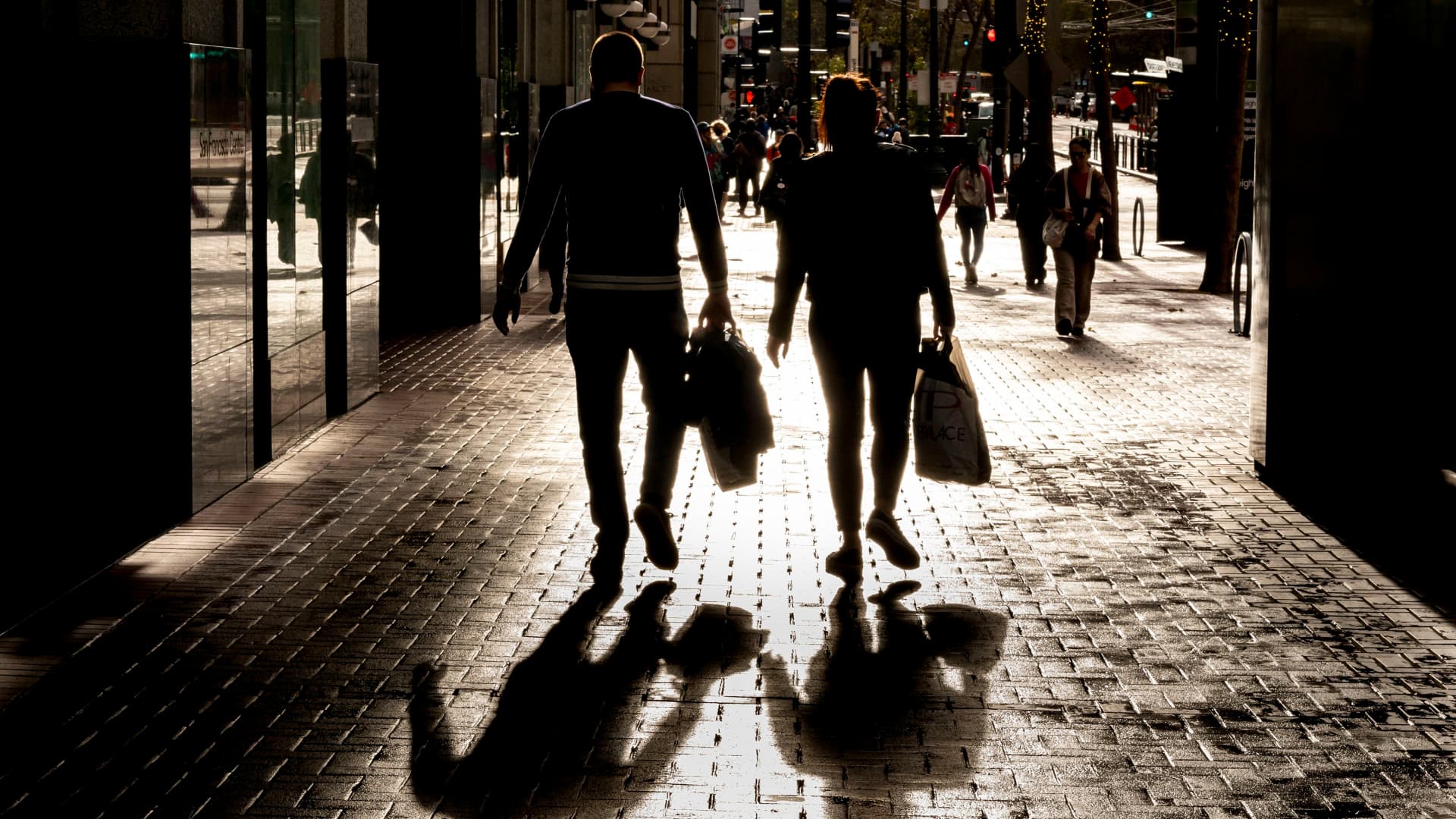 Featured image for Stock Market Pauses as Economic Data and Hiring Trends Signal Uncertainty