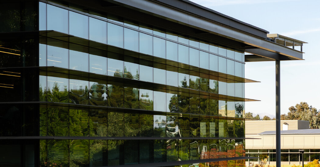 Featured image for Elon Musk’s xAI Secures US Government Deal for Grok Chatbot Integration