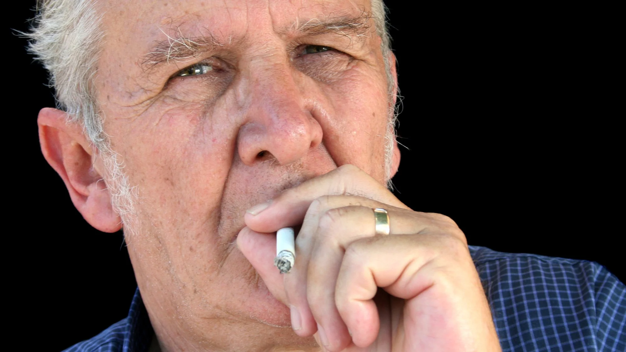 Featured image for Research Explains Why Most Long-Term Smokers Avoid Lung Cancer