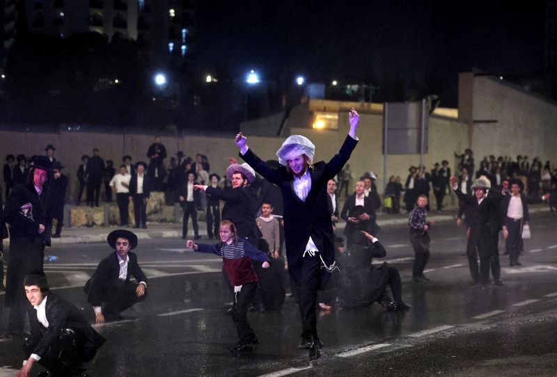 "Netanyahu Plans to Draft Ultra-Orthodox into Israeli Military"