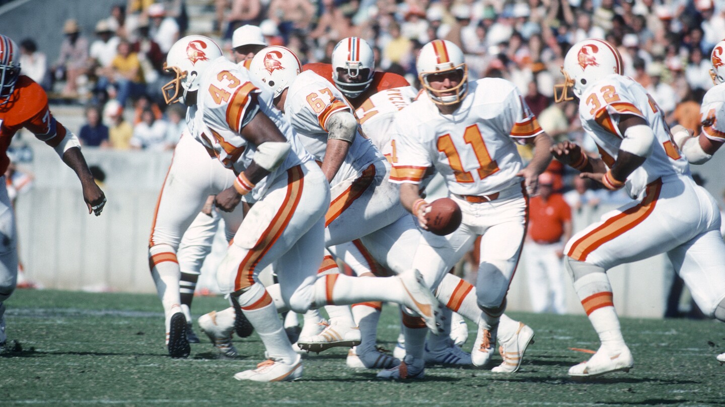 Featured image for Buccaneers Celebrate 50th Anniversary with 1976 Throwback Jerseys
