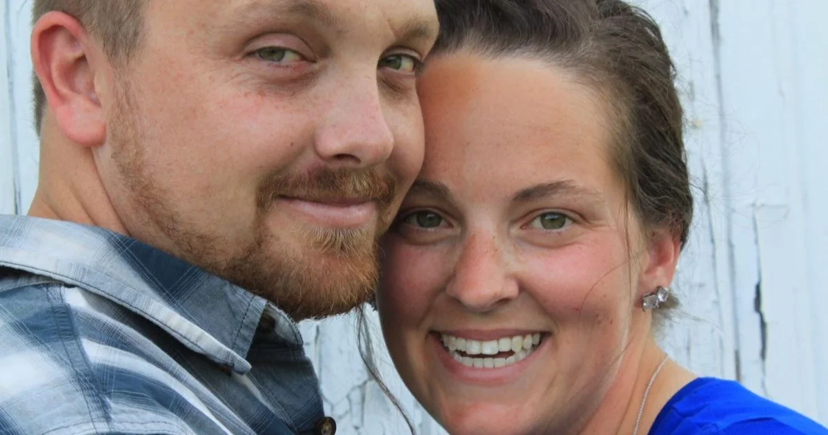 Featured image for Indiana woman claims tea laced with pills was a chemistry experiment; softball coach accused of recruiting player for murder