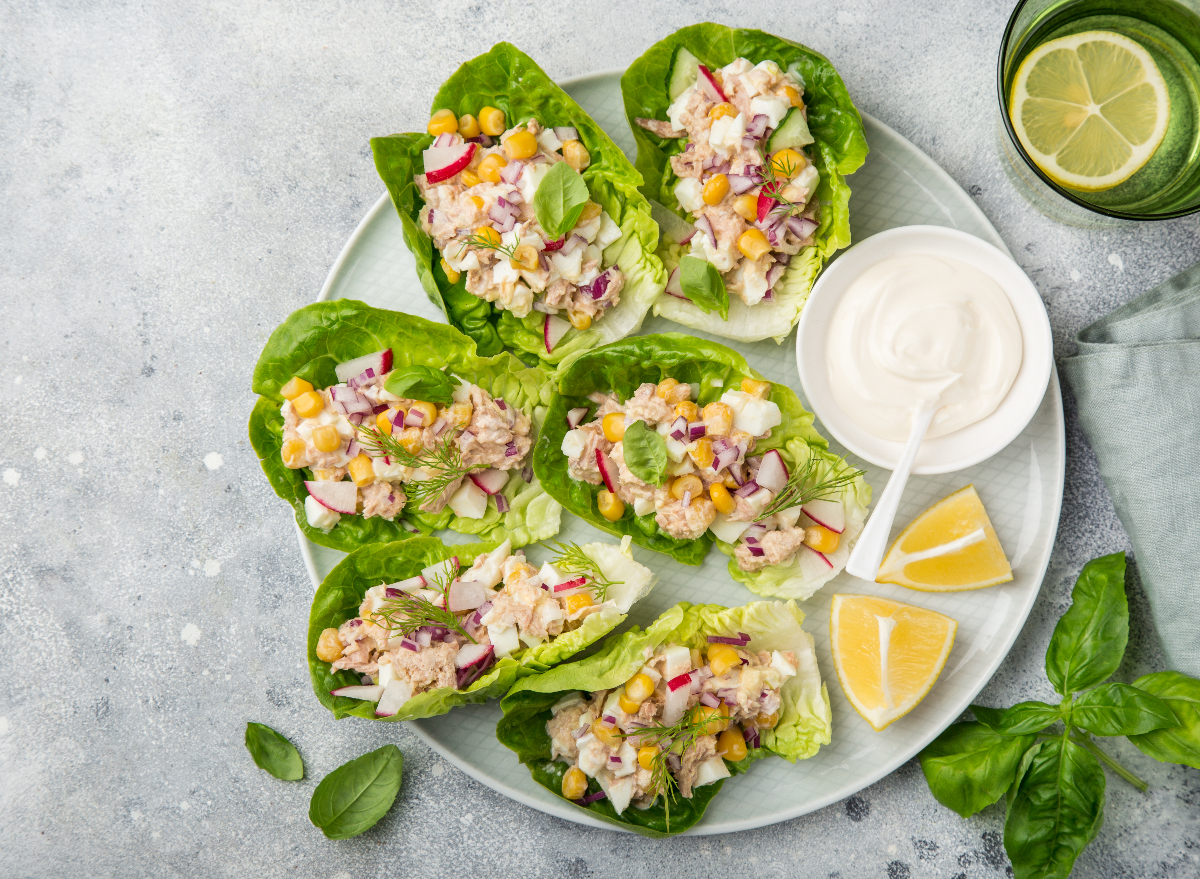 "Protein-Packed Snacks and Lean Proteins: The Key to Weight Loss and Muscle Building"