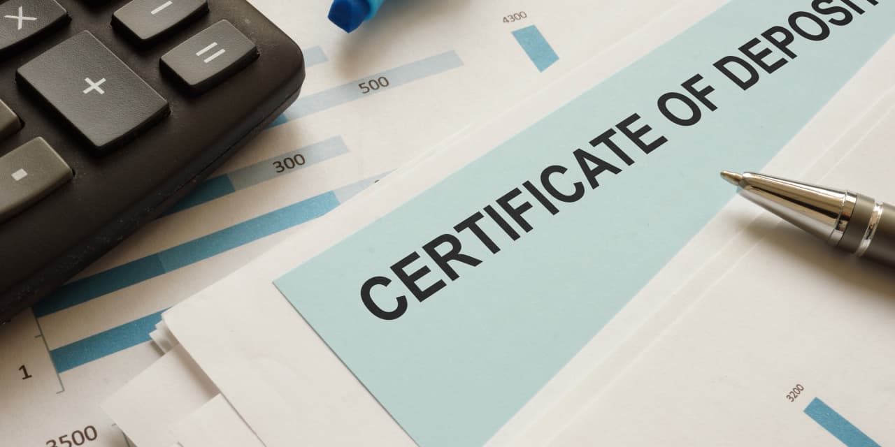 Featured image for Comparing CD Rates: High APYs and Short vs. Long-term Options