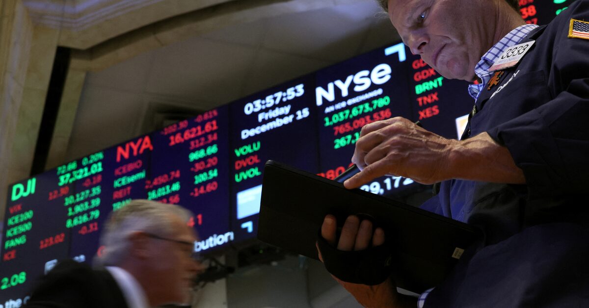 "Wall Street's Rate-Cut Rally Extends as Dow Jones Rises on Key Housing Data"