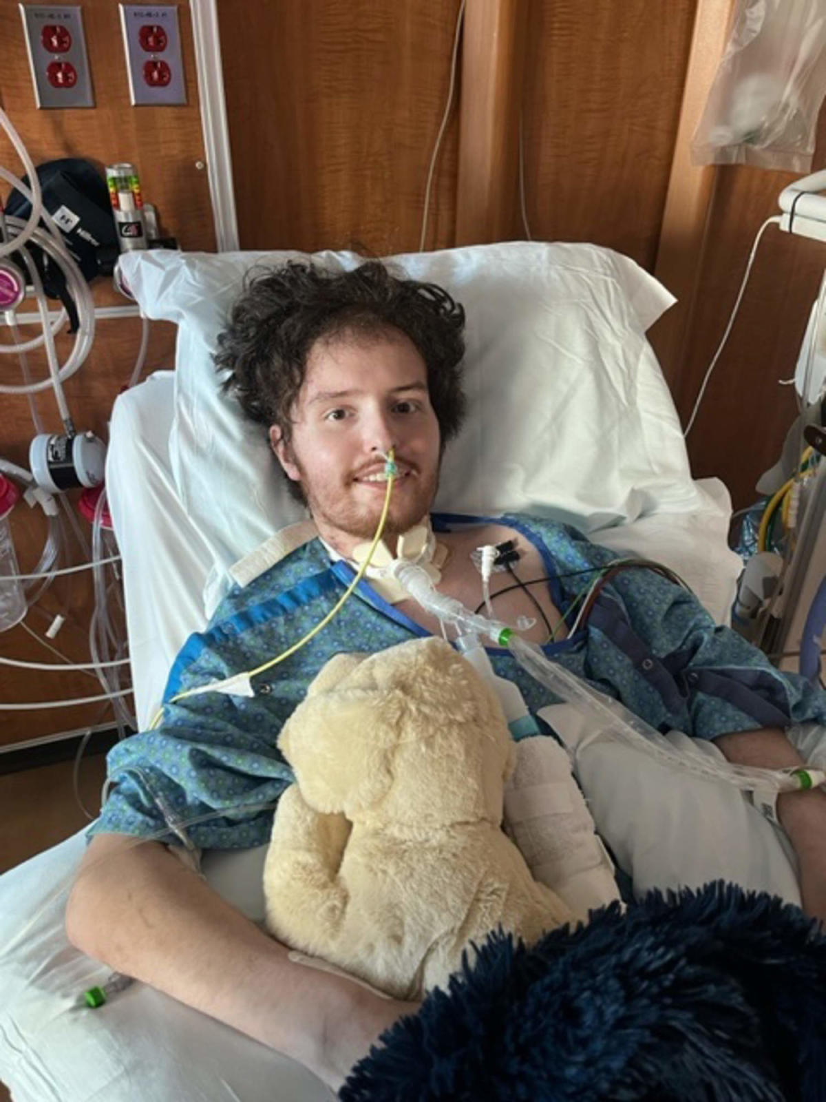 Featured image for "Vaping-Related Double Lung Transplant Saves 22-Year-Old Man's Life"
