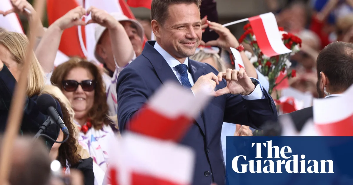 Featured image for Polish Presidential Race Tightens as Candidates Vie for Youth Support