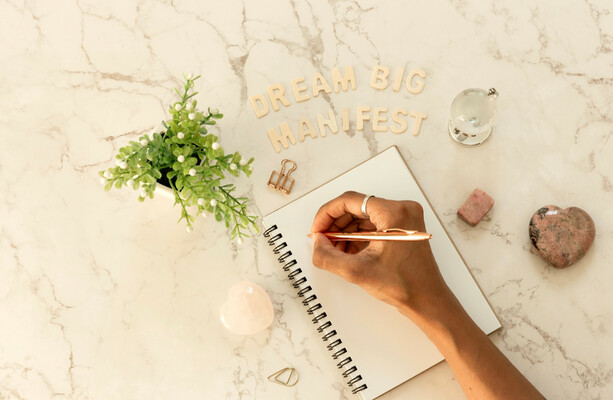 Featured image for "Embracing Manifesting: A New Approach to Parenting in the Digital Age"