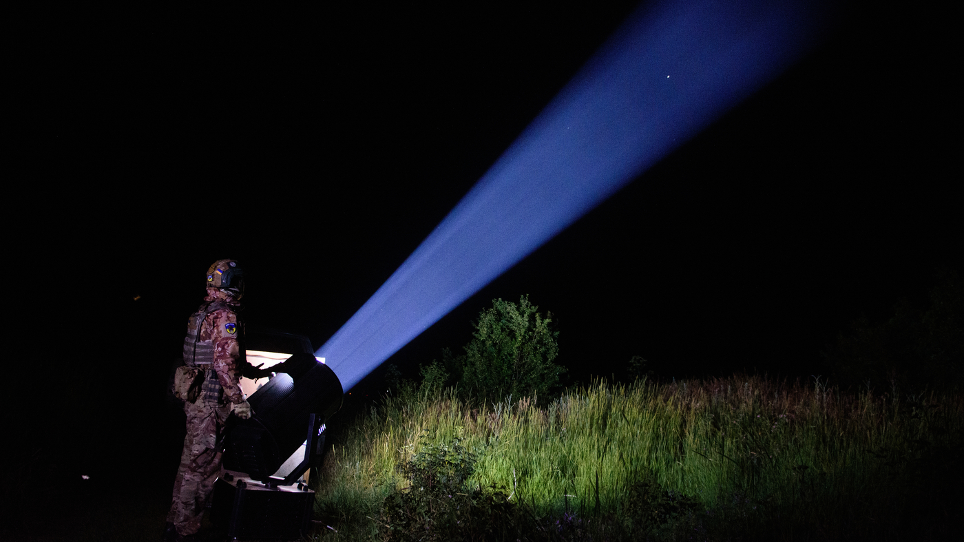 Ukraine's Defenders Employ 'Shoot and Scoot' Tactics to Counter Russian Airstrikes