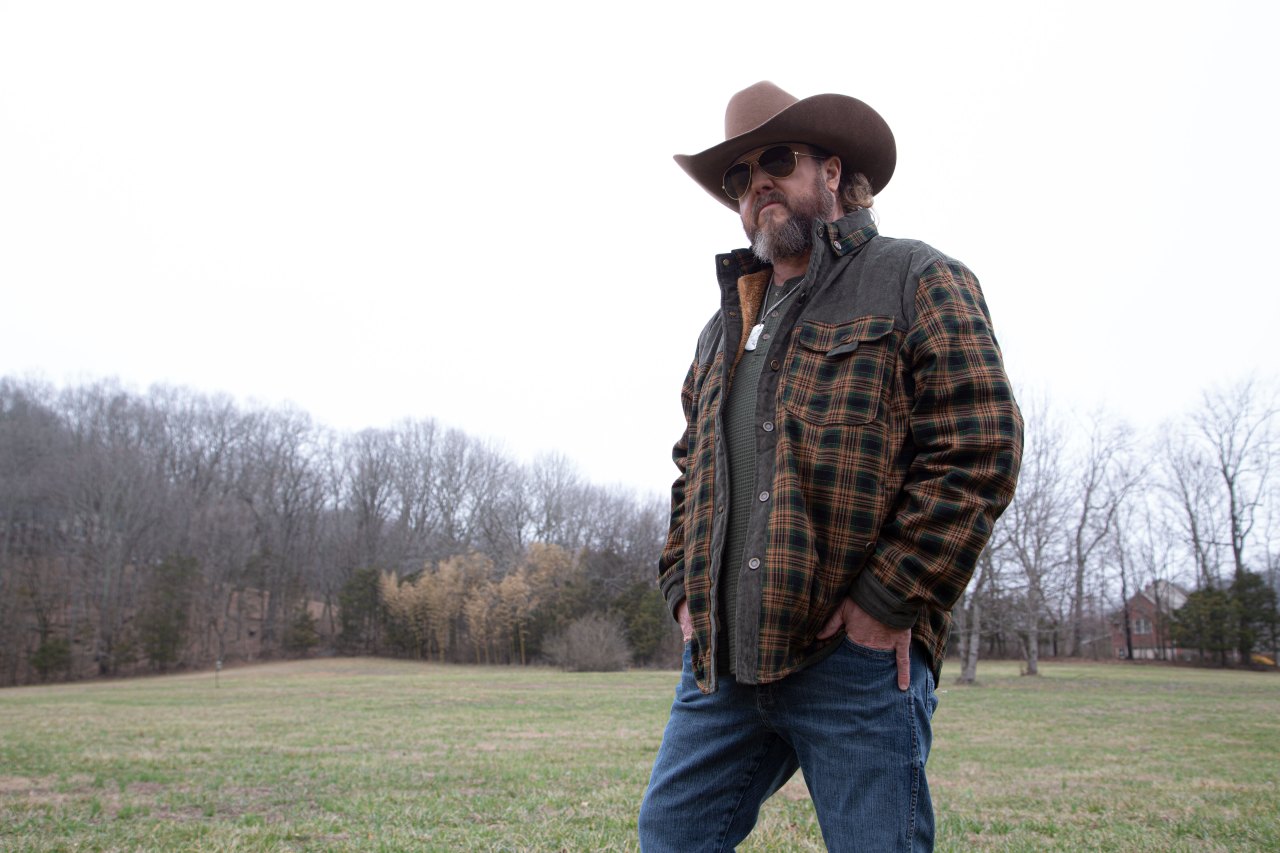 Featured image for "Country Singer Colt Ford Hospitalized After Heart Attack at Gilbert Show"