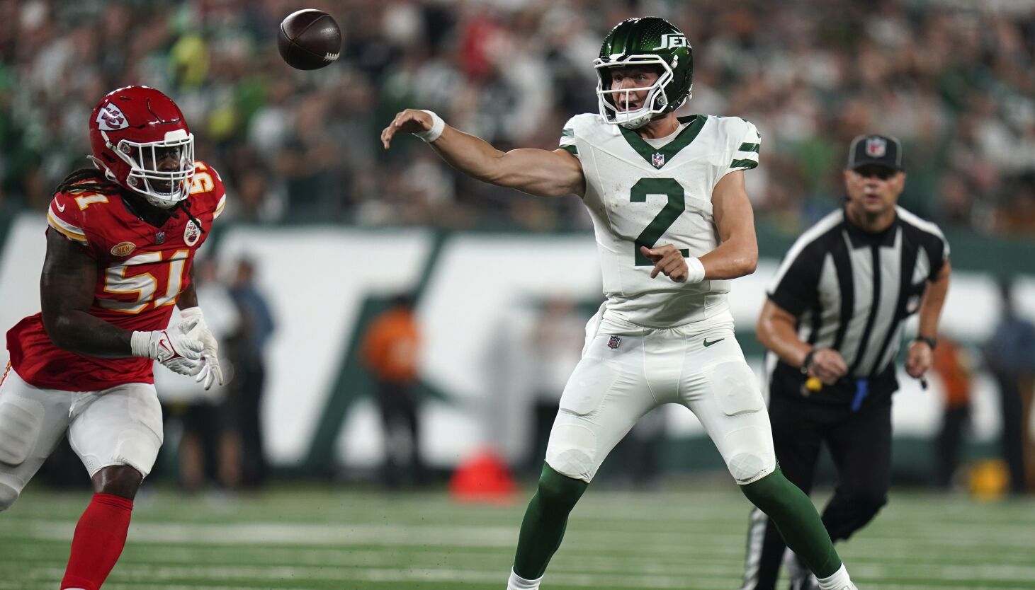 Defending Zach Wilson: Players rally against 'garbage' comments