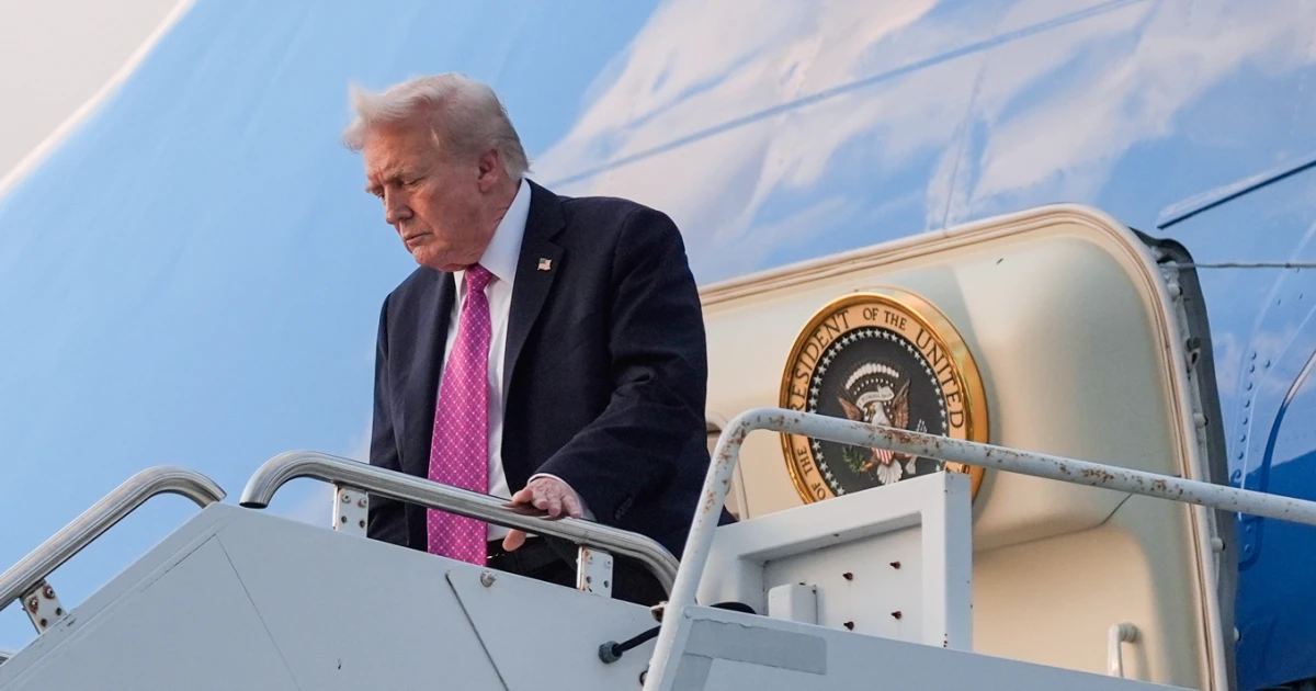 Featured image for FBI and Secret Service Investigate Suspicious Hunting Stand Near Trump's Air Force One in Florida