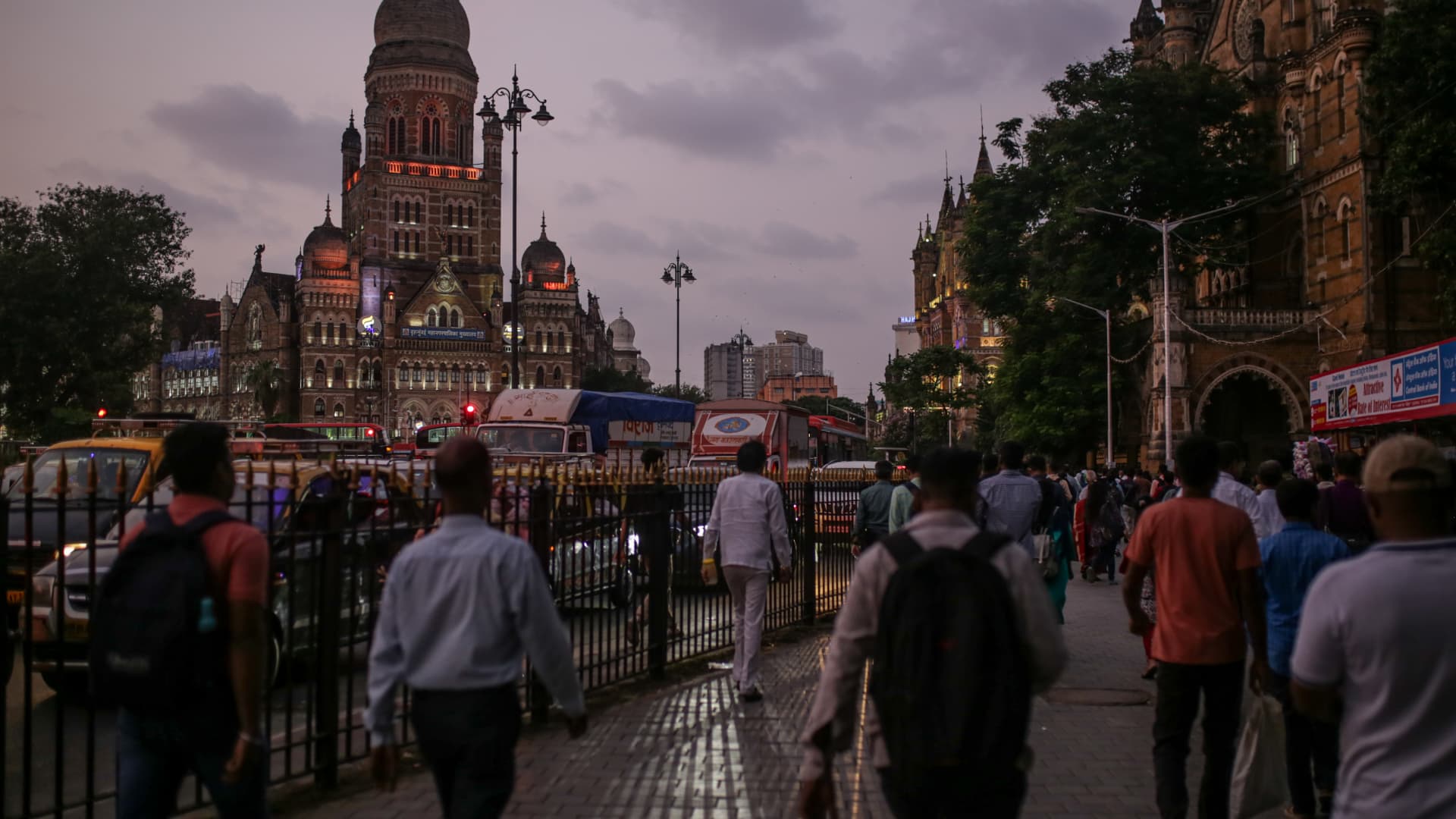 "JPMorgan Ranks India as Top Market in Asia, Predicts Investors Won't Return to China"