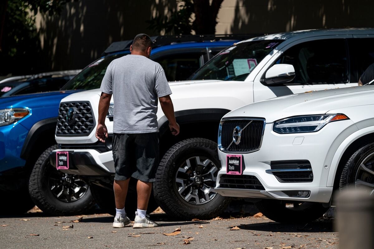 Featured image for October Inflation: Challenges Persist Despite Slowing Overall Rate