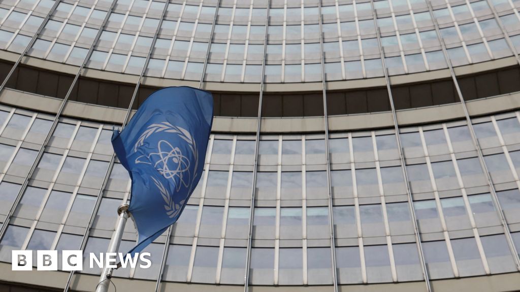 UN Nuclear Agency Censures Iran, Demands Cooperation