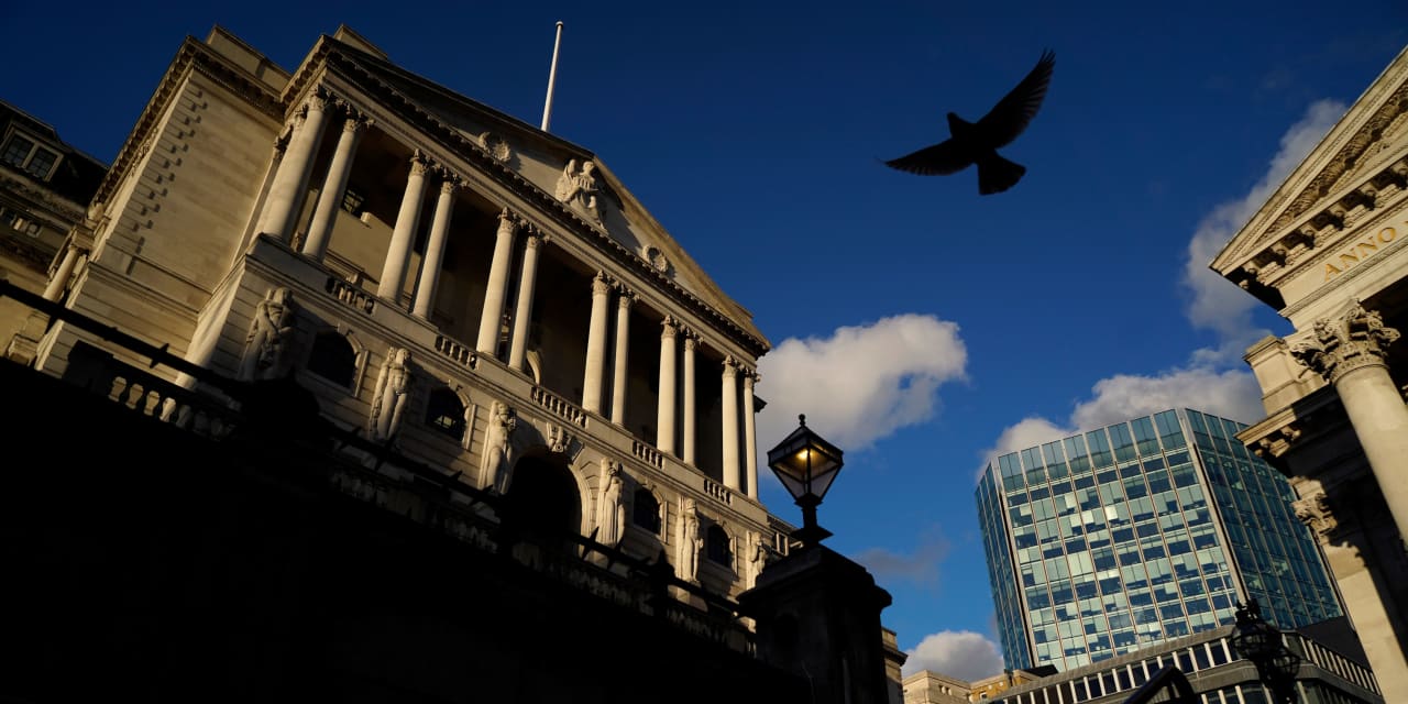 ECB Resists Rate Cut Speculation, Commits to Tight Monetary Policy