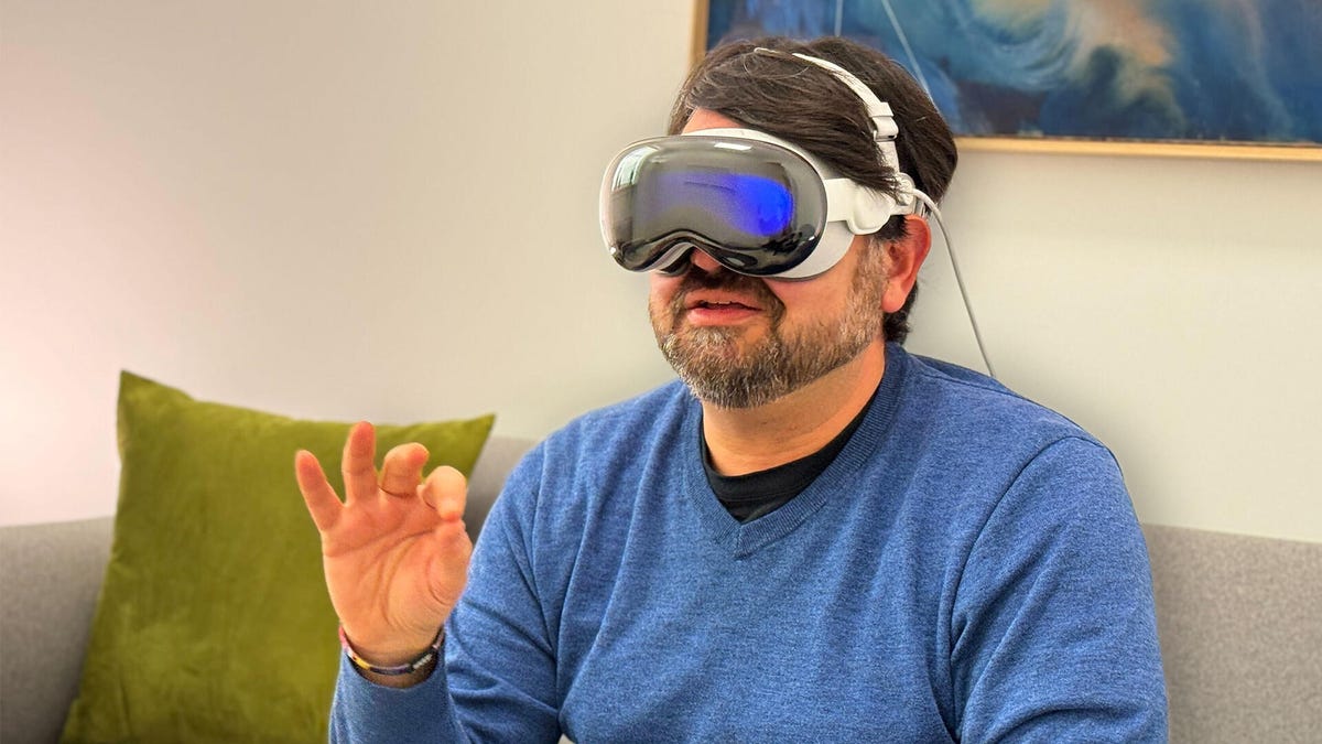 Featured image for "Rethinking Mixed Reality: Apple's Vision Pro Review and Original Content Nightmare"